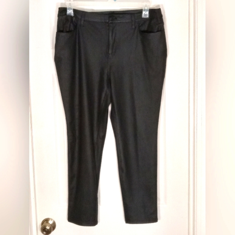vegan Black leather ankle pants Chico's  textured
